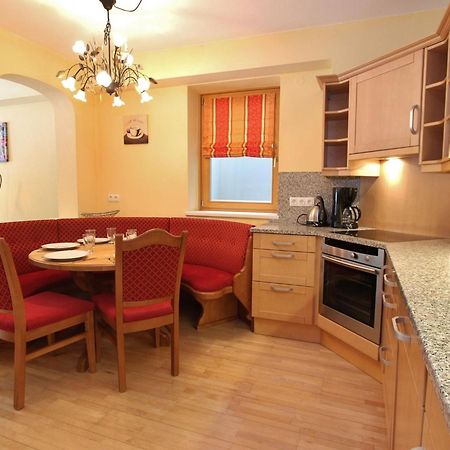 Large Chalet Apartment In Saalbach Hinterglemm Kültér fotó