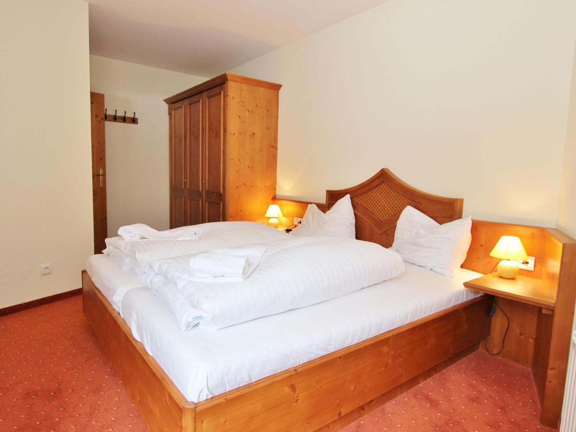 Large Chalet Apartment In Saalbach Hinterglemm Kültér fotó