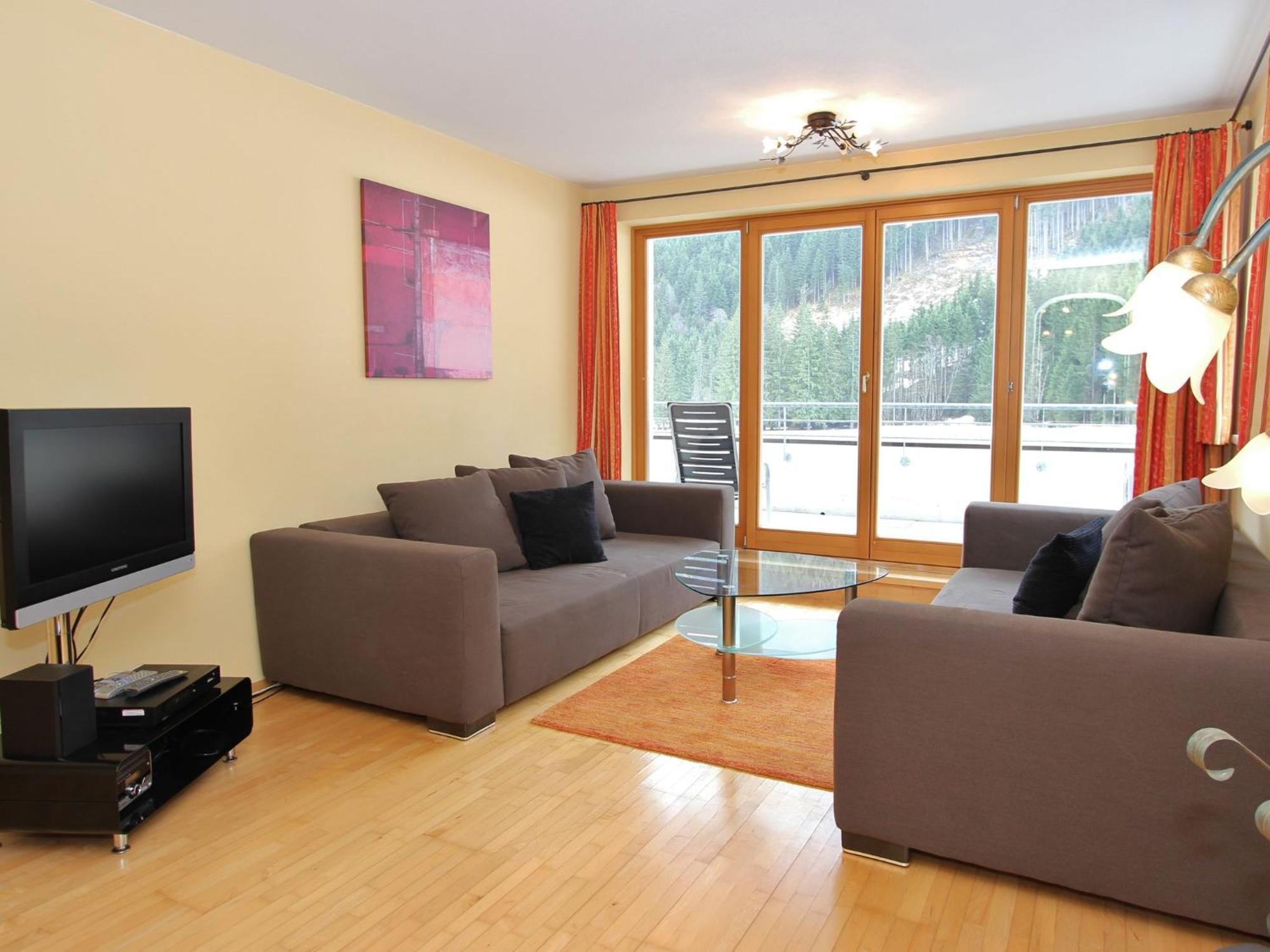Large Chalet Apartment In Saalbach Hinterglemm Kültér fotó