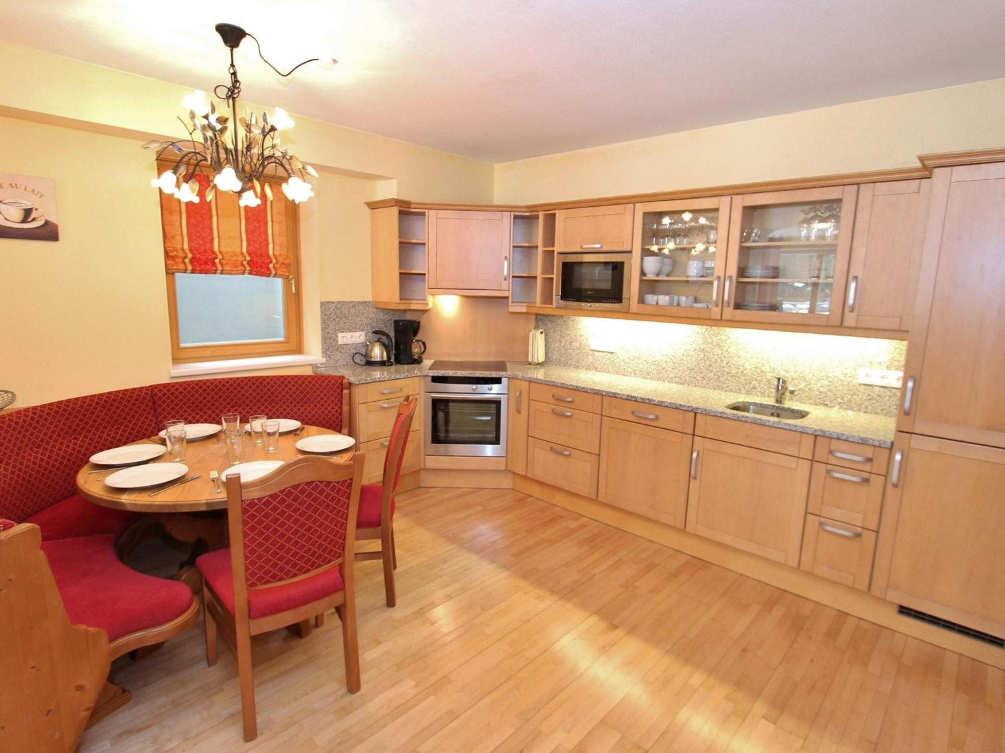Large Chalet Apartment In Saalbach Hinterglemm Kültér fotó