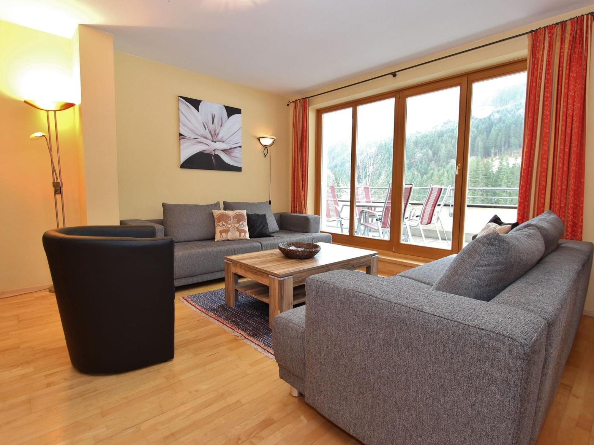 Large Chalet Apartment In Saalbach Hinterglemm Kültér fotó